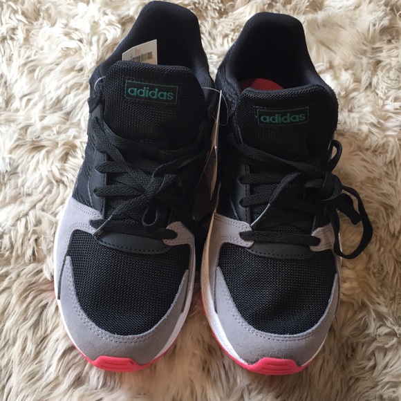 adidas Shoes - Adidas SNEAKER 👟  SIZE 9 BRAND NEW WITH TAG